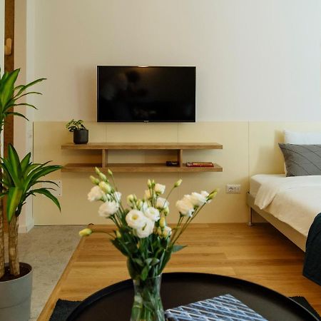 Lemon Elegant Old Town Studio Bucureşti Ngoại thất bức ảnh