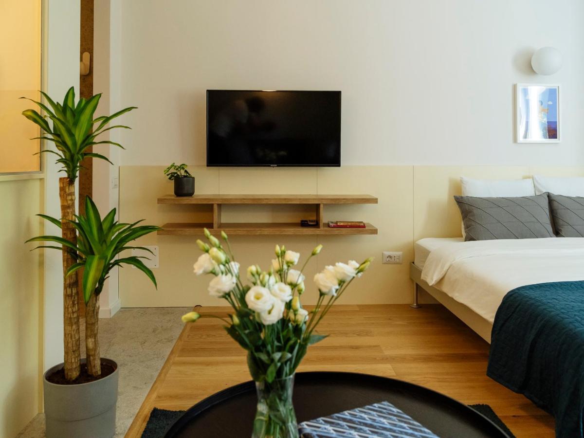 Lemon Elegant Old Town Studio Bucureşti Ngoại thất bức ảnh