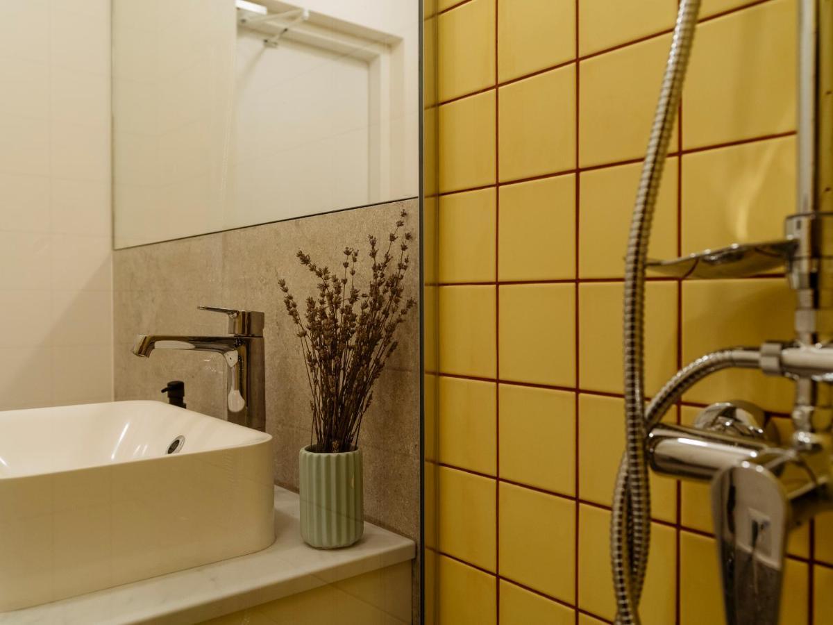Lemon Elegant Old Town Studio Bucureşti Ngoại thất bức ảnh